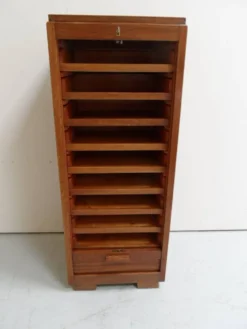 Cabinet de classement vintage avec rideau roulant