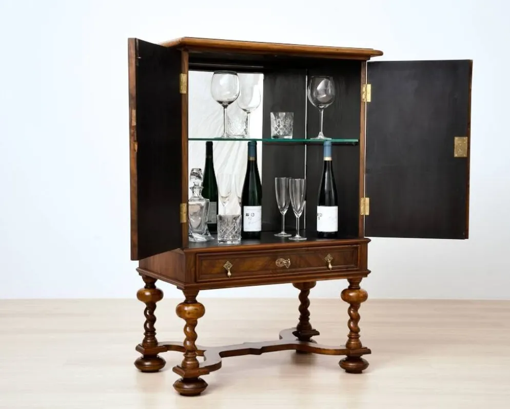 Cabinet de cocktail néo-baroque en noyer allemand, années 1900
