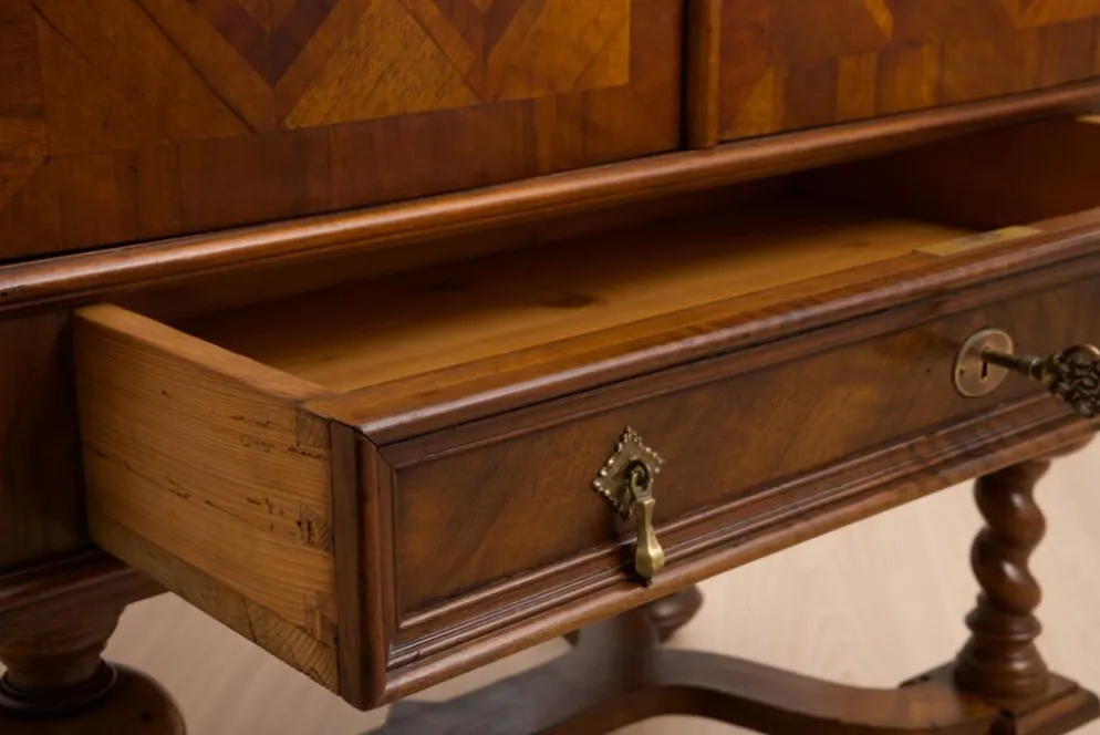 Cabinet de cocktail néo-baroque en noyer allemand, années 1900