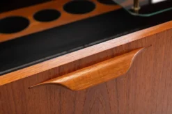 Cabinet de cocktail SK661 et tabourets de bar par Johannes Andersen pour Skaaning & Son années 1960