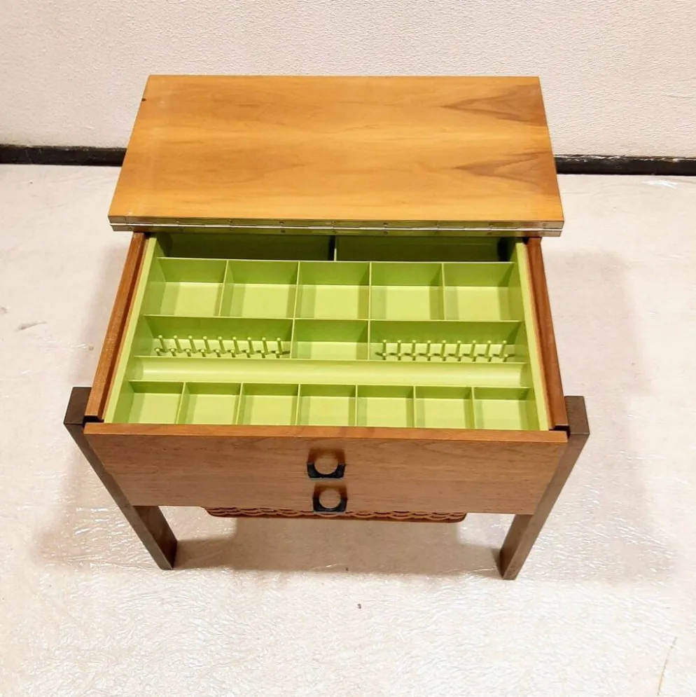 Cabinet de couture Horn Collection