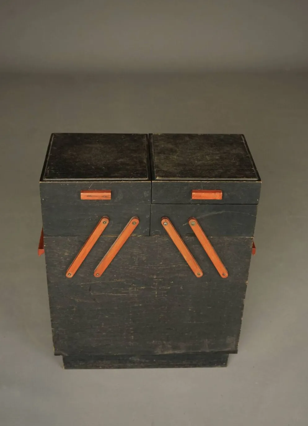 Cabinet de couture moderniste néerlandais. Années 1930.