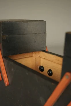 Cabinet de couture moderniste néerlandais. Années 1930.