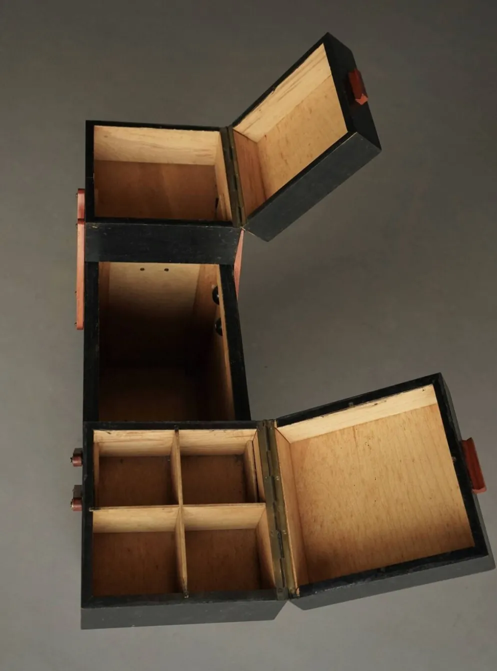Cabinet de couture moderniste néerlandais. Années 1930.