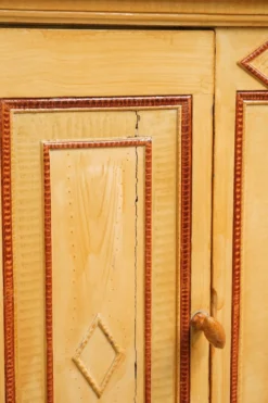 Cabinet de ferme néerlandais antique peint à la main unique du XVIIIe siècle
