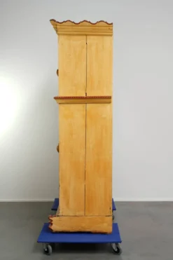 Cabinet de ferme néerlandais antique peint à la main unique du XVIIIe siècle