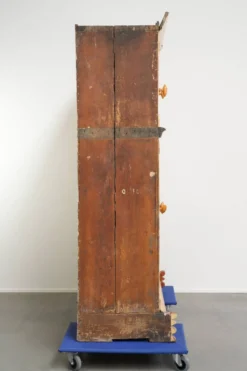 Cabinet de ferme néerlandais antique peint à la main unique du XVIIIe siècle