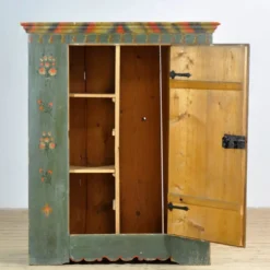 Cabinet de mariage en pin, daté de 1815