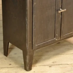 Cabinet de médecine en fer poli, années 1930