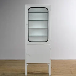 Cabinet de médecine vintage, années 1970