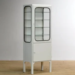 Cabinet de médecine vintage, années 1970