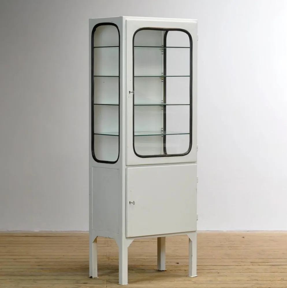 Cabinet de médecine vintage, années 1970