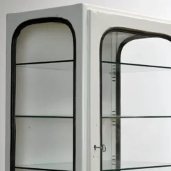 Cabinet de médecine vintage, années 1970