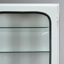 Cabinet de médecine vintage, années 1970
