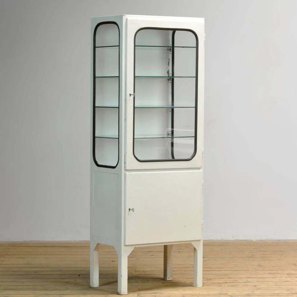 Cabinet de médecine vintage, années 1970