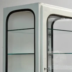 Cabinet de médecine vintage, années 1970