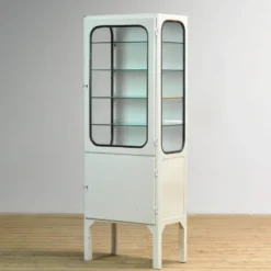 Cabinet de médecine vintage, années 1970