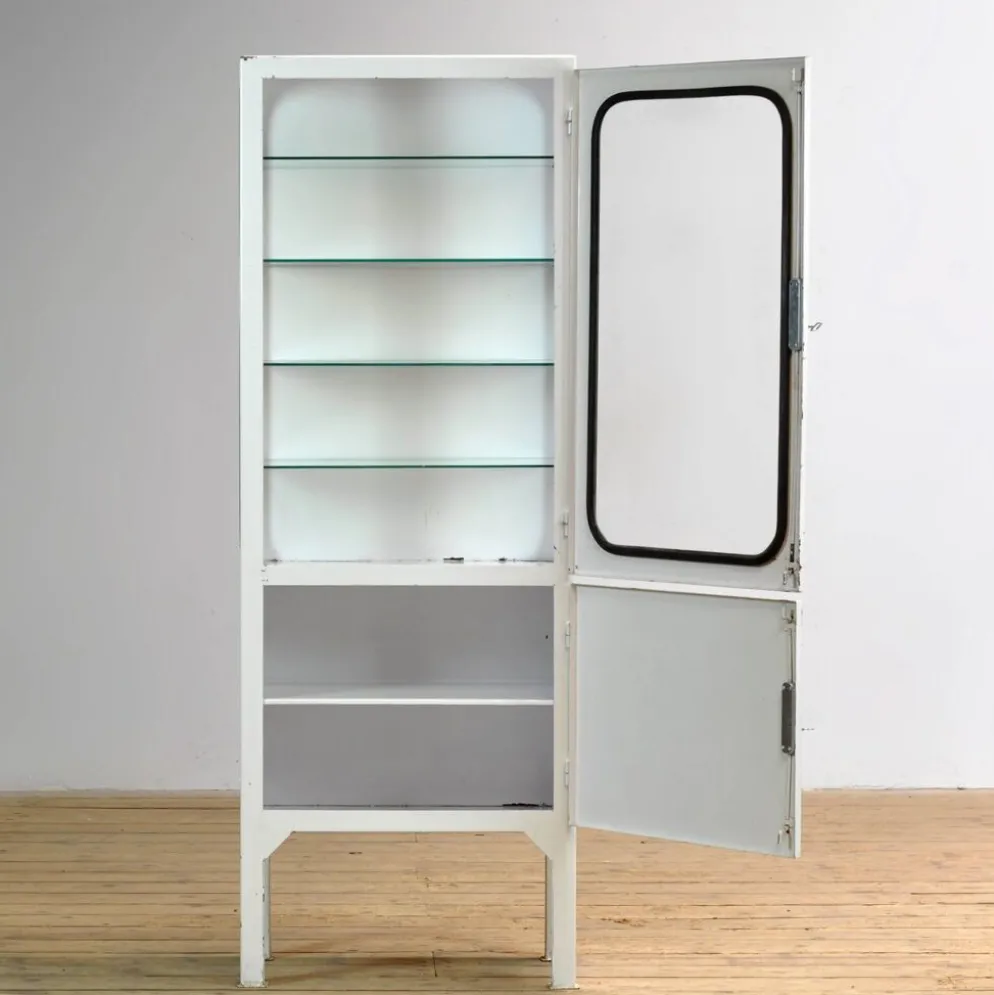 Cabinet de médecine vintage, années 1970