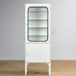 Cabinet de médecine vintage, années 1970