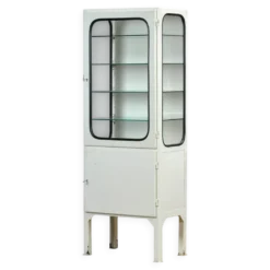 Cabinet de médecine vintage, années 1970