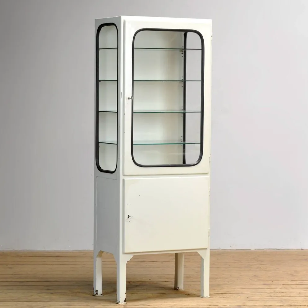 Cabinet de médecine vintage, années 1970