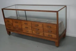 Cabinet de mercerie en chêne britannique ancien, années 1930