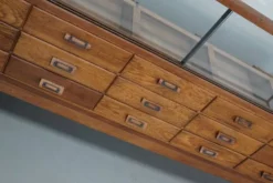 Cabinet de mercerie en chêne britannique ancien, années 1930