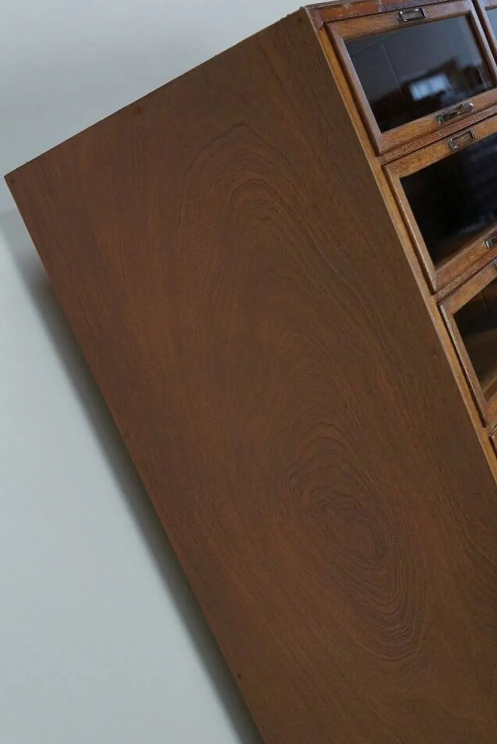 Cabinet de mercerie en chêne néerlandais vintage, années 1930