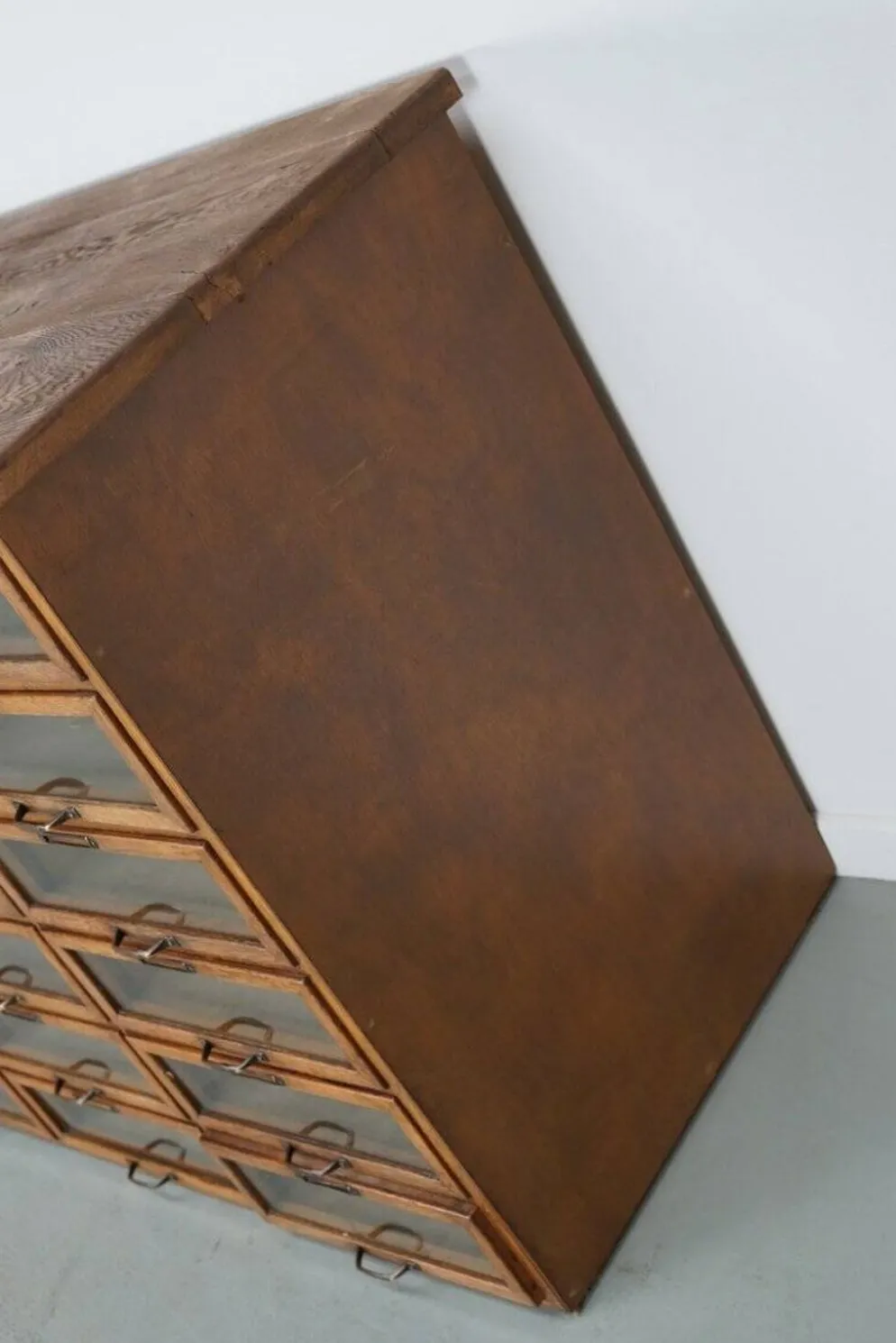 Cabinet de mercerie en chêne néerlandais vintage, années 1930
