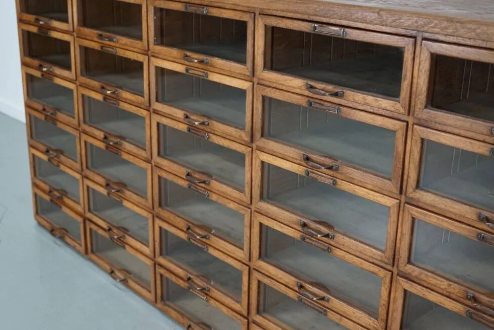 Cabinet de mercerie en chêne néerlandais vintage, années 1930