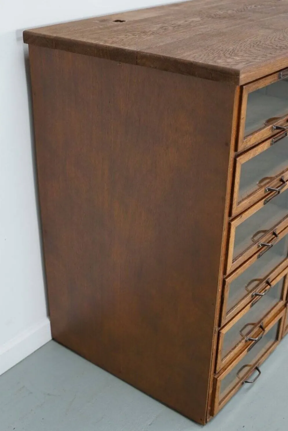 Cabinet de mercerie en chêne néerlandais vintage, années 1930