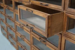 Cabinet de mercerie en chêne néerlandais vintage, années 1930