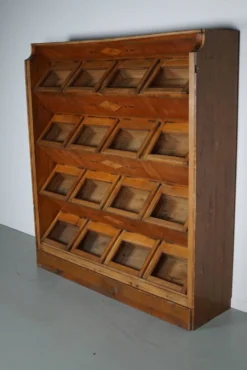 Cabinet de mercerie néerlandais en hêtre, années 1920-30