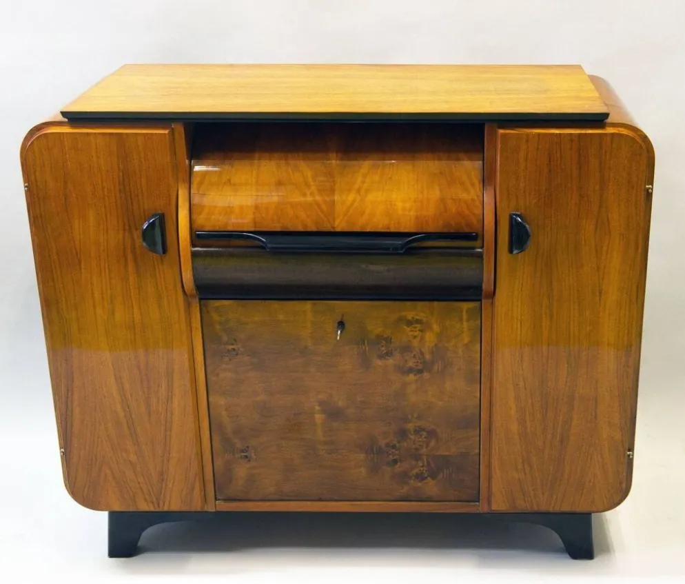 Cabinet d'enregistrement Jindřich Halabala des années 1950 – Icône du design mid-century en noyer