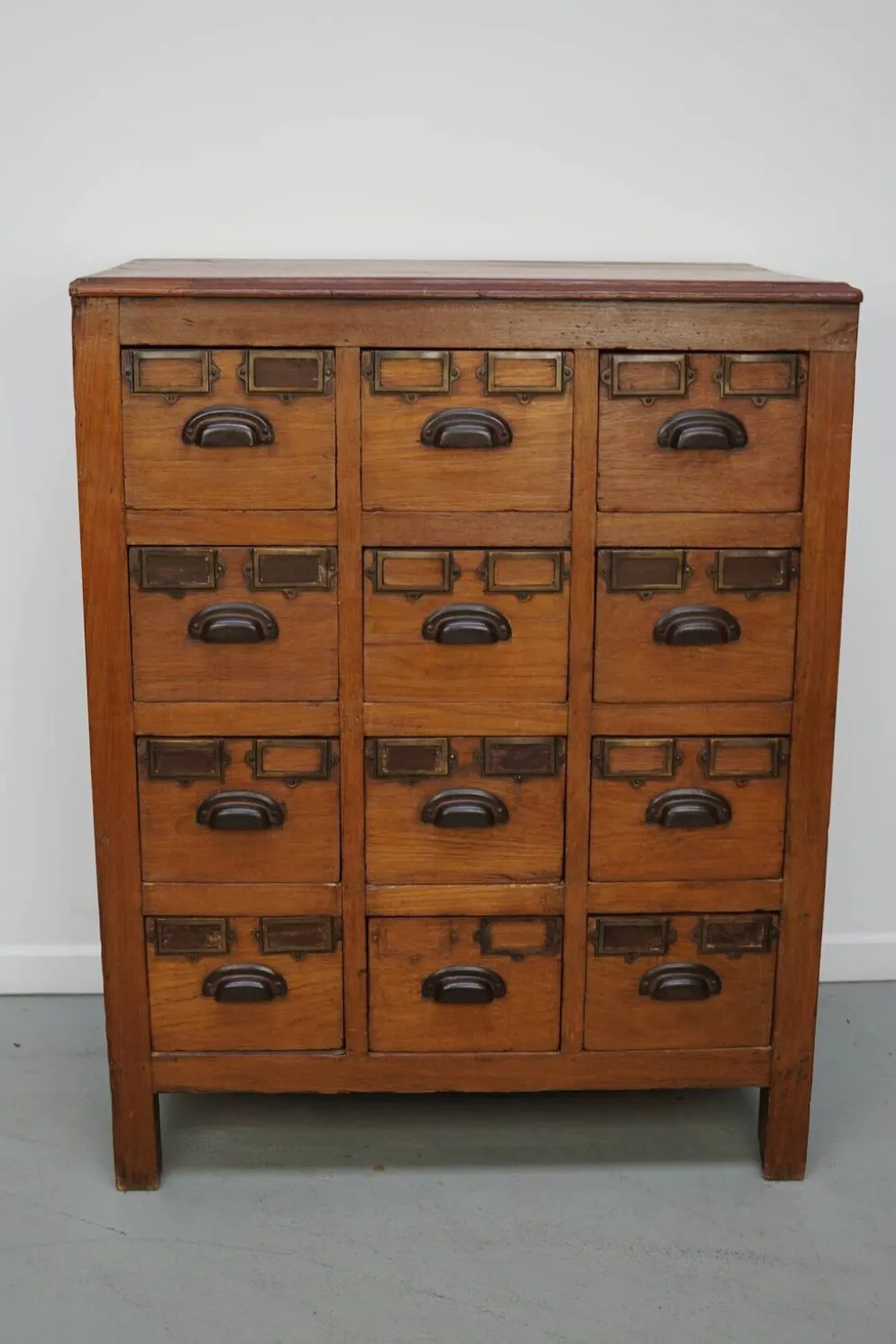 Cabinet de pharmacie / de classement en teck néerlandais vintage, années 1930