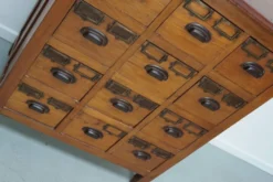 Cabinet de pharmacie / de classement en teck néerlandais vintage, années 1930