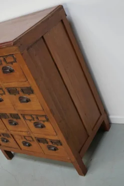 Cabinet de pharmacie / de classement en teck néerlandais vintage, années 1930
