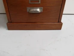 Cabinet de pharmacie en chêne vintage