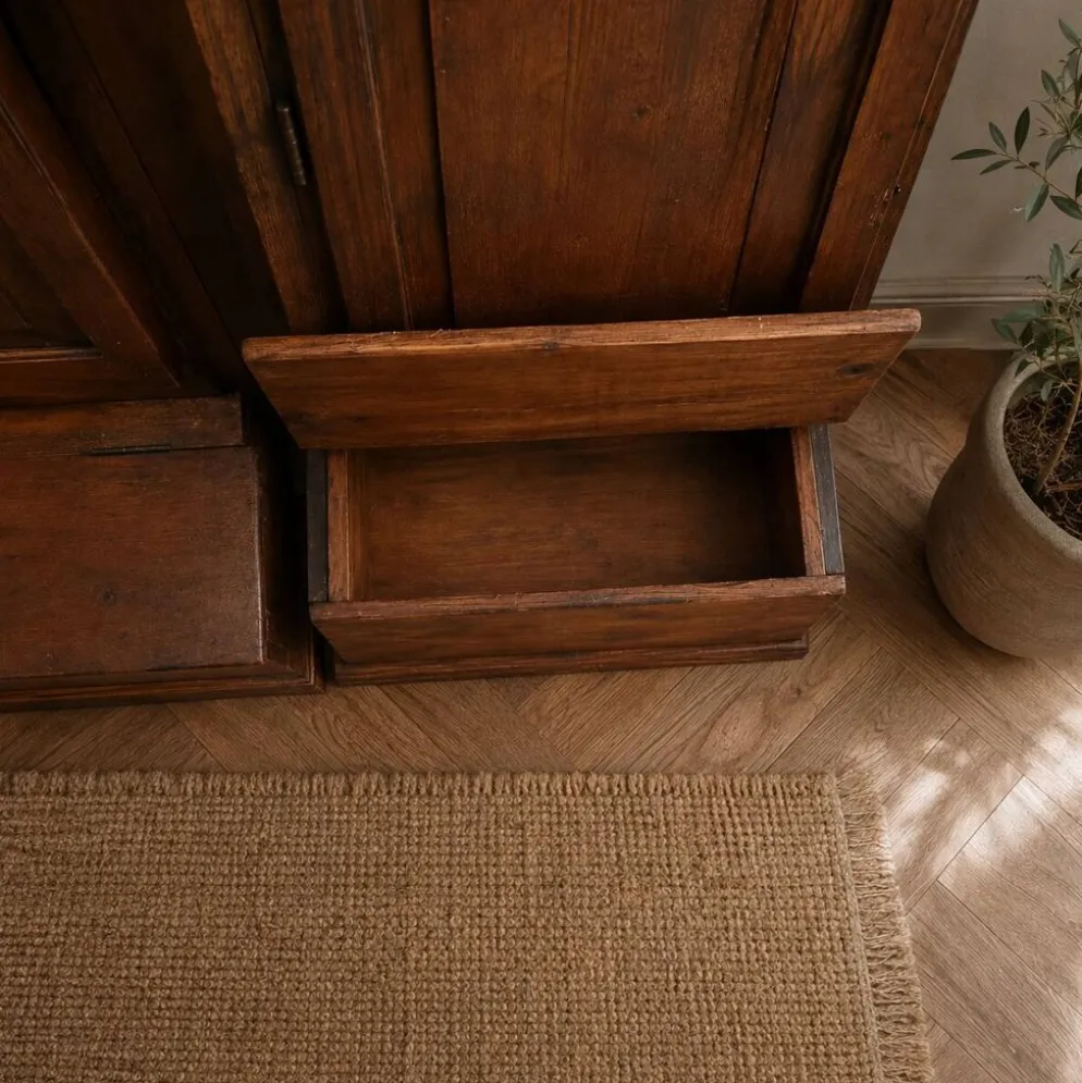 Cabinet de prière prie-dieu en bois de châtaignier, années 1940-1950