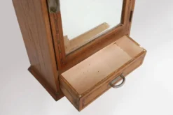 Cabinet de rasage Art Déco en chêne avec miroir, France, années 1930