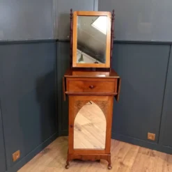 Cabinet de salle de bain/rasage ancien