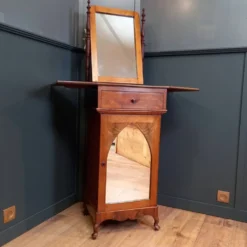 Cabinet de salle de bain/rasage ancien