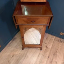 Cabinet de salle de bain/rasage ancien