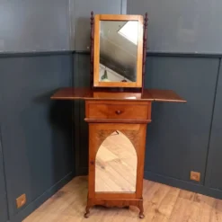 Cabinet de salle de bain/rasage ancien