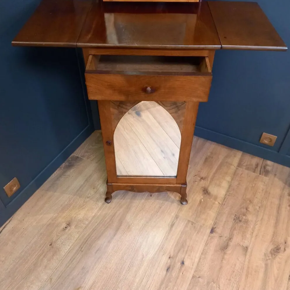 Cabinet de salle de bain/rasage ancien