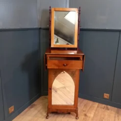 Cabinet de salle de bain/rasage ancien