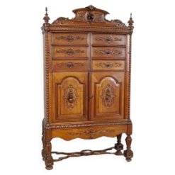Cabinet de style Renaissance Revival en noyer, 1900