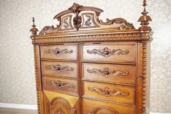 Cabinet de style Renaissance Revival en noyer, 1900