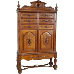 Cabinet de style Renaissance Revival en noyer, 1900