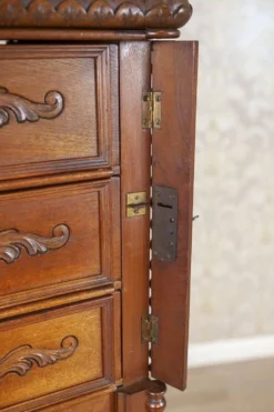 Cabinet de style Renaissance Revival en noyer, 1900